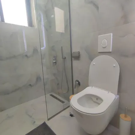 Bp Casa de hóspedes Golem (Tirana)